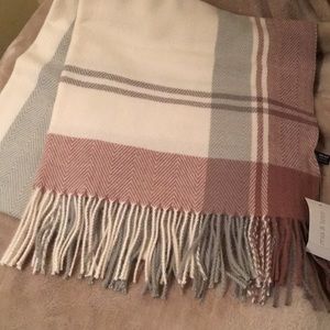 Mia & Tess Acrylic Wooven Plaid Scarf, NWT 27x78”